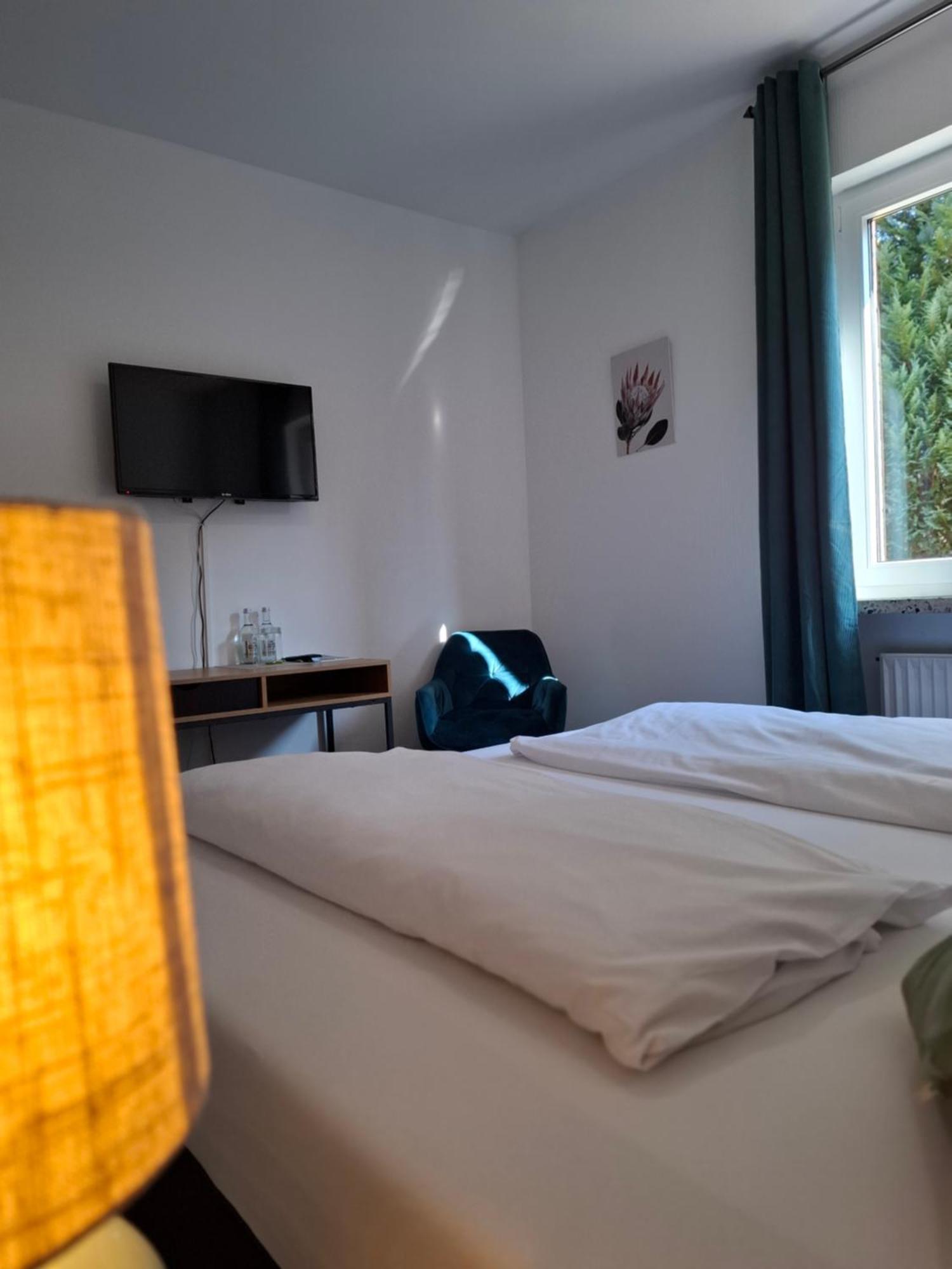Hotel Am Schwarzen Berg Штаде Экстерьер фото